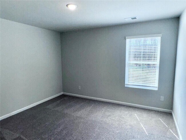 Building Photo - 2618 Swan Lake Dr SW