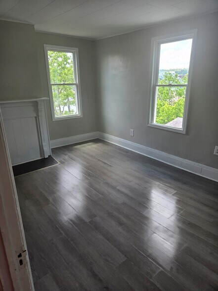Building Photo - 208 Wood St