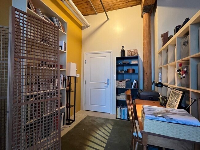 Building Photo - 35 Riverwalk Way