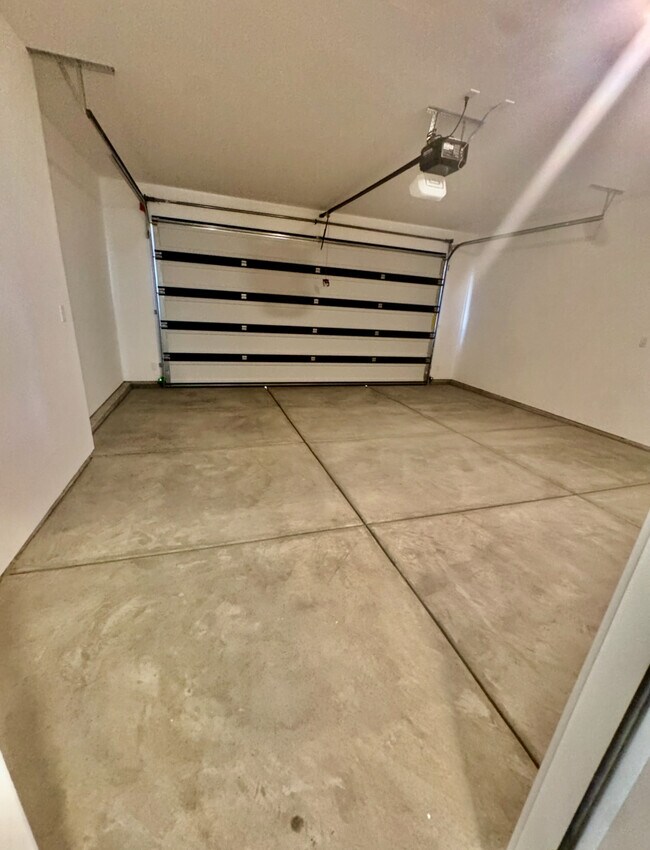 Building Photo - 5718 S Weehawken Ln