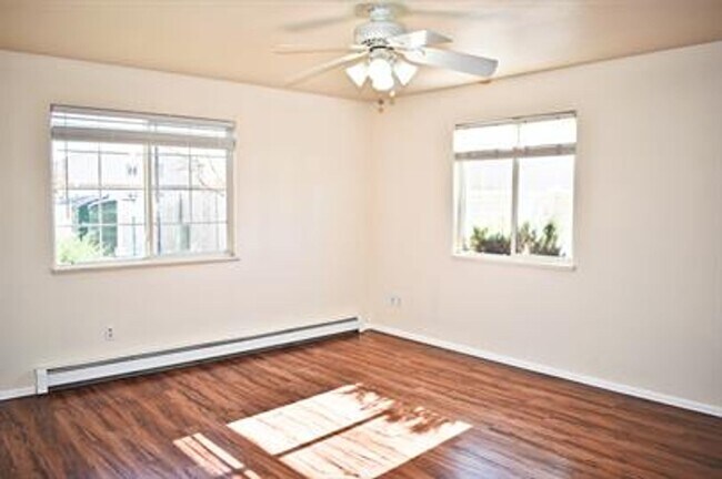 Building Photo - 497 Coronado Way