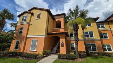 Building Photo - Spacious 2 Bed, 2 Bath Condo in Gated Comm...