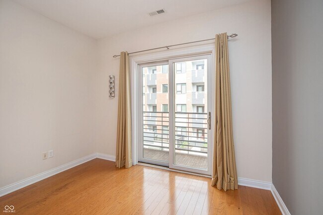 Building Photo - 517 N Park Ave