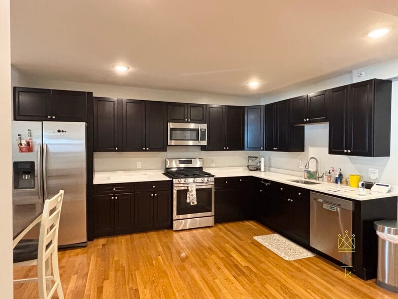 Building Photo - 214 Westville St