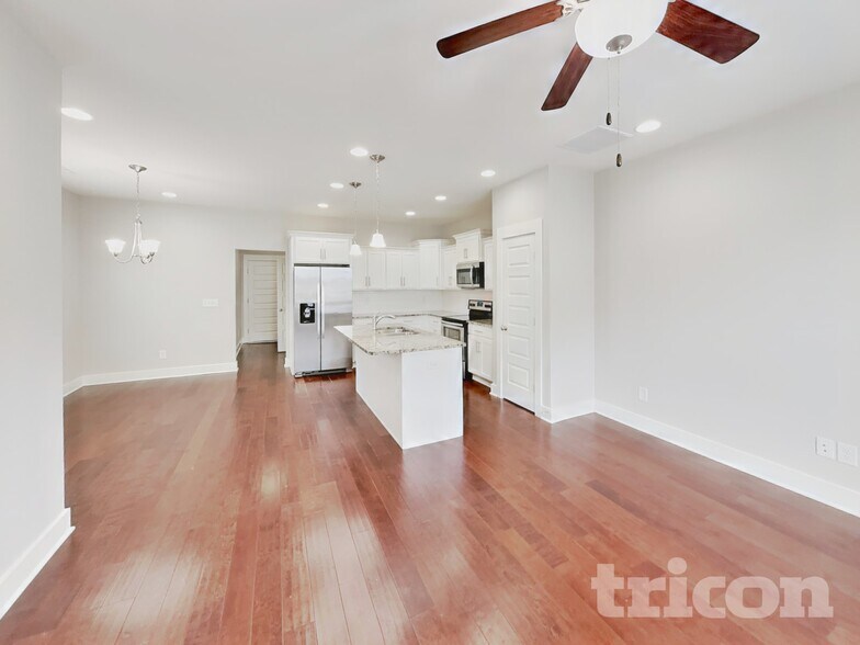 Building Photo - 1326 Sula Dr