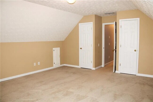 Building Photo - 861 Windward Rd
