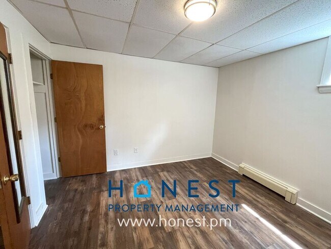 Building Photo - 20 Academy St