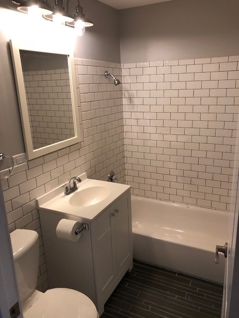 Bath - 2446 Aldrich Ave S