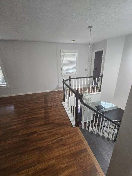 Building Photo - 503 Breslin Ave