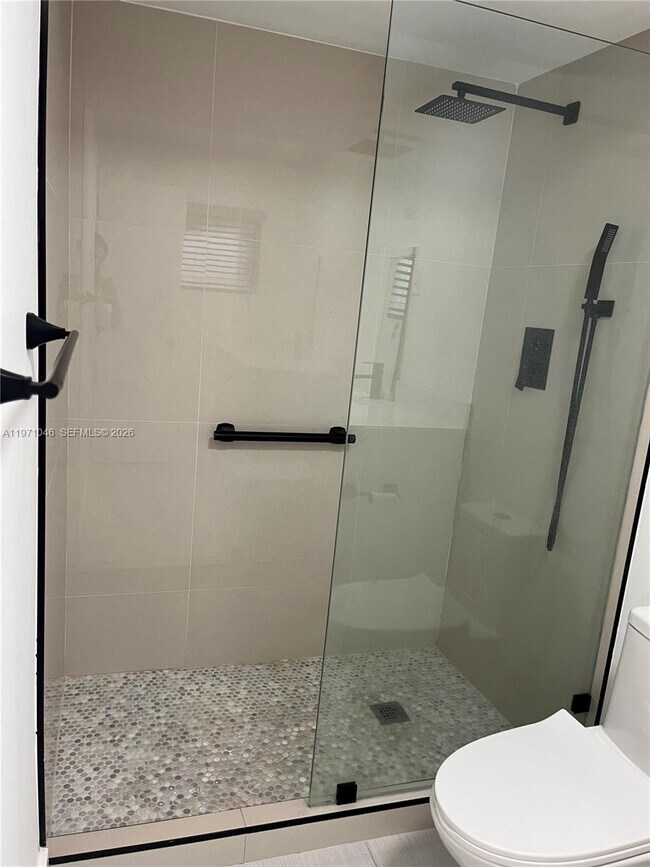 Building Photo - 11855 NE 19th Dr