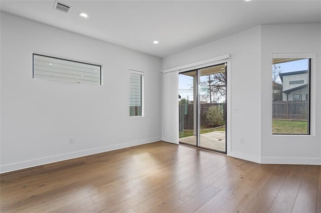 Building Photo - 409 Delmar Ave