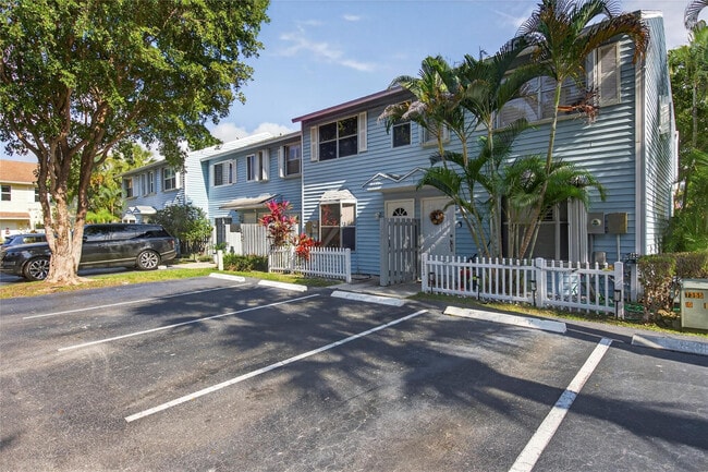 Building Photo - 1921 NE 15th Ave