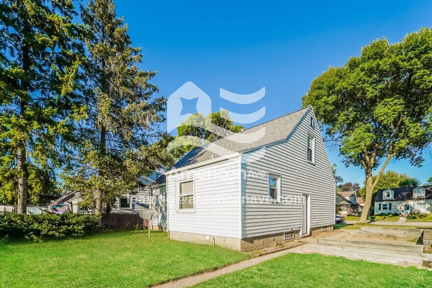 Building Photo - 3421 N 87th St