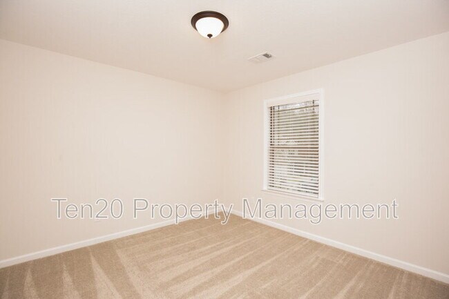 Building Photo - 9843 N Ivy Park Dr