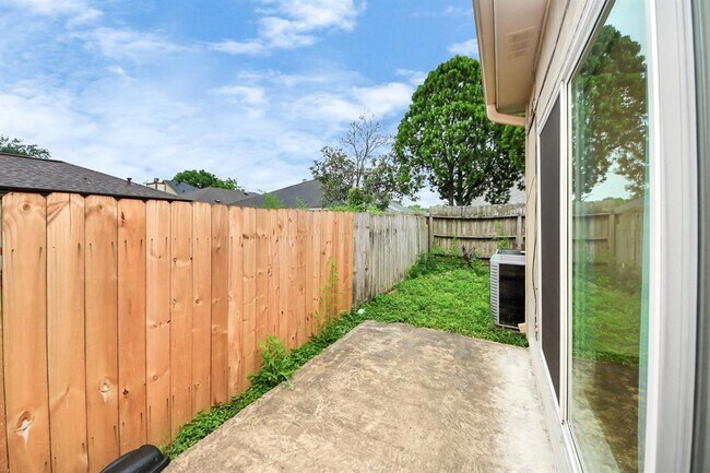Building Photo - 8502 Fawn Terrace Dr