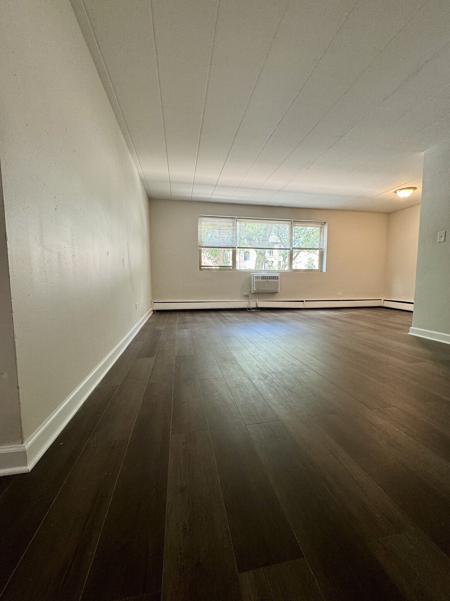 Building Photo - 7234 N Ridge Blvd