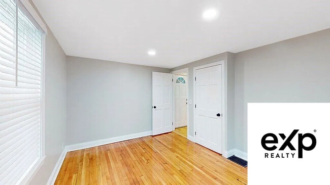 Building Photo - 14 Perkins St