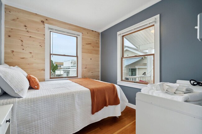 Building Photo - 9 N St