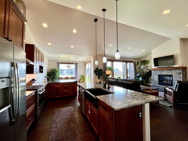 Building Photo - 4 Bedroom Home for Rent in West Bozeman! W...