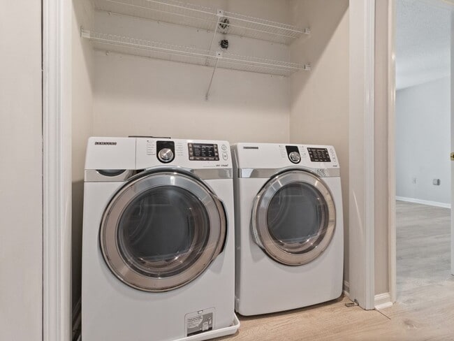 Building Photo - 1st Floor unit in Fourth Ward