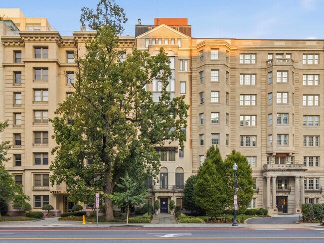 Building Photo - 1020 16th St NW
