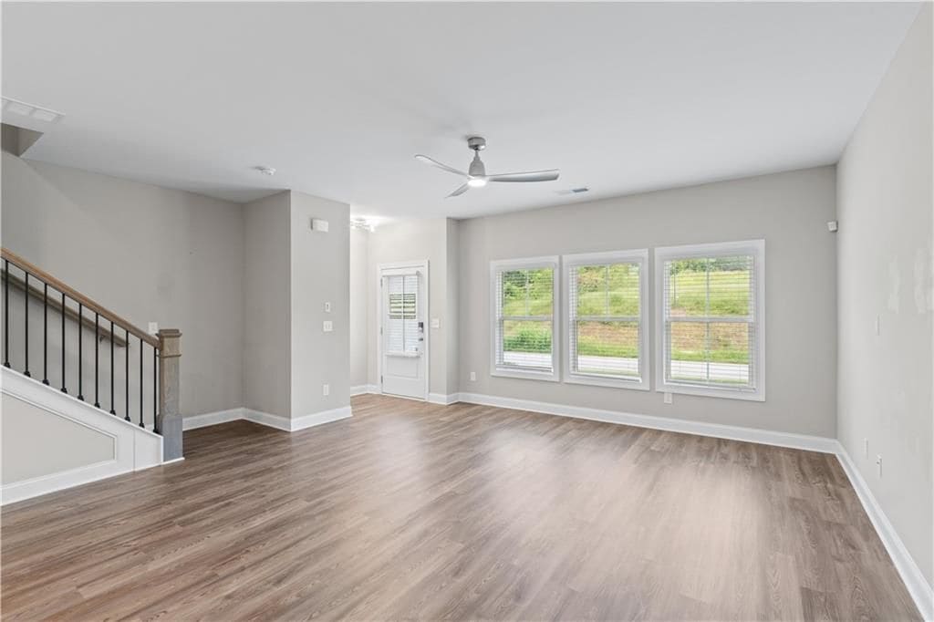 Building Photo - 2410 Lakeshore Ln