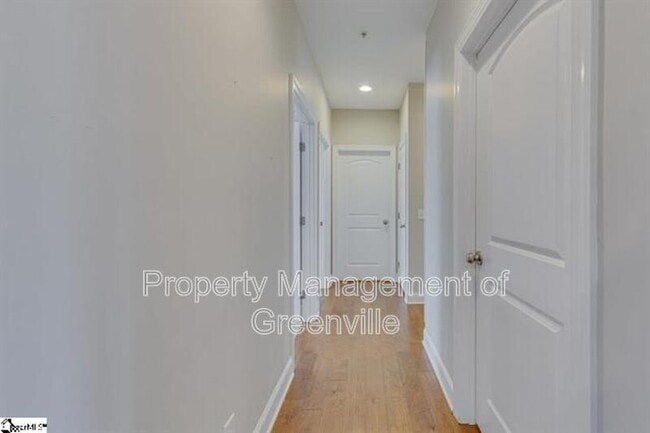 Building Photo - 334 Easterlin Way