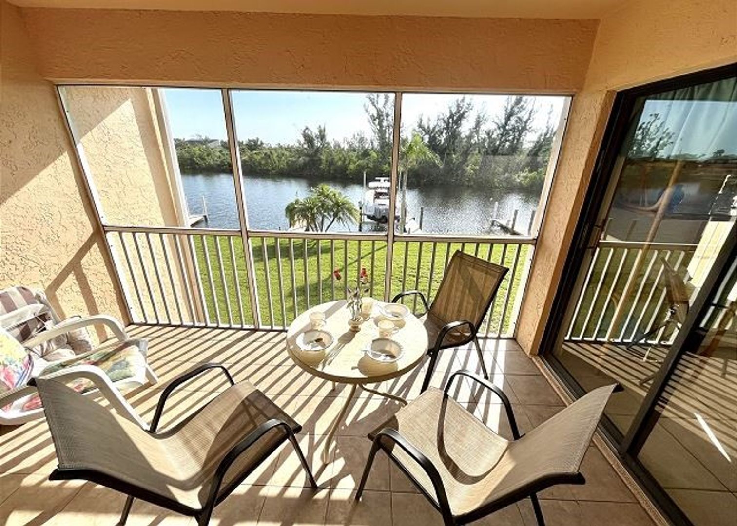 Building Photo - Lovely FURNISHED Condo in Rock Dove Community