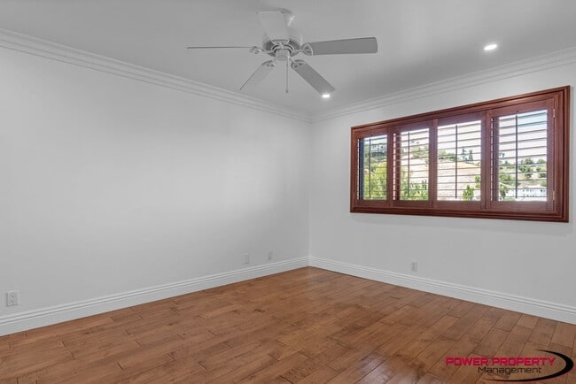 Building Photo - Spacious 5-Bedroom Home with Modern Amenit...
