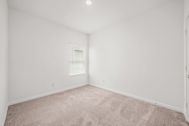 Building Photo - SIngle Story in Cordova Crossing!