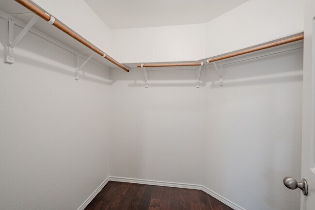 Building Photo - 1144 Landon Ln