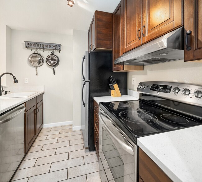 Building Photo - 2244 13th Ave W