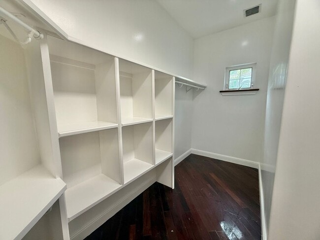Building Photo - Partially Furnished 3 Bedroom / 2.5 Bathroom Custom Home in Sandhill Estates gated community!