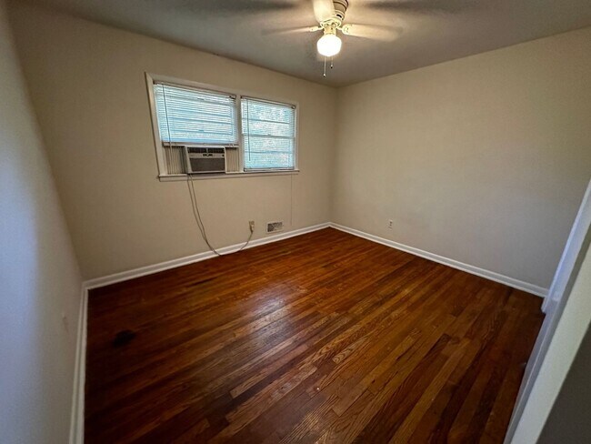 Building Photo - 353 Morton Ave