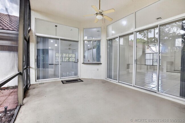 Building Photo - 924 Spoonbill Cir