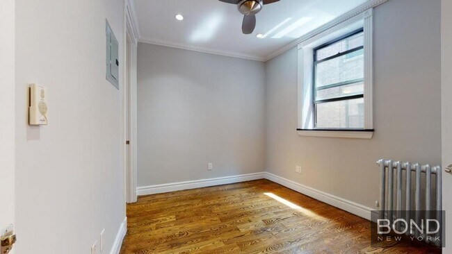 Primary Photo - 326 E 35th St