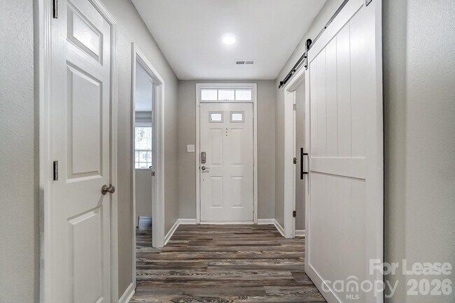 Building Photo - 5519 Waverly Lynn Ln