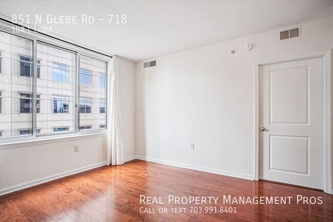 Building Photo - 851 N Glebe Rd