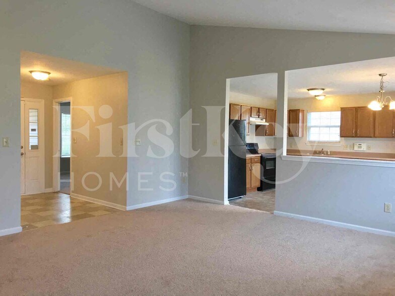 Building Photo - 11521 Stoeppelwerth Dr