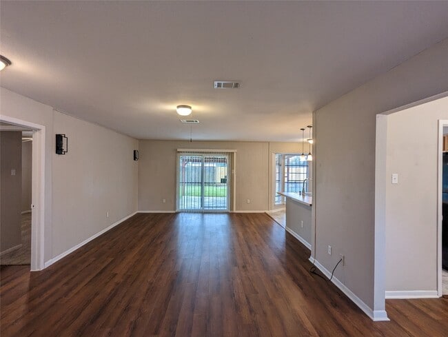 Building Photo - 8410 Rinn St