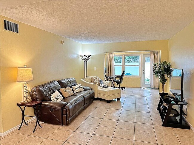 Building Photo - 4500 E Bay Dr