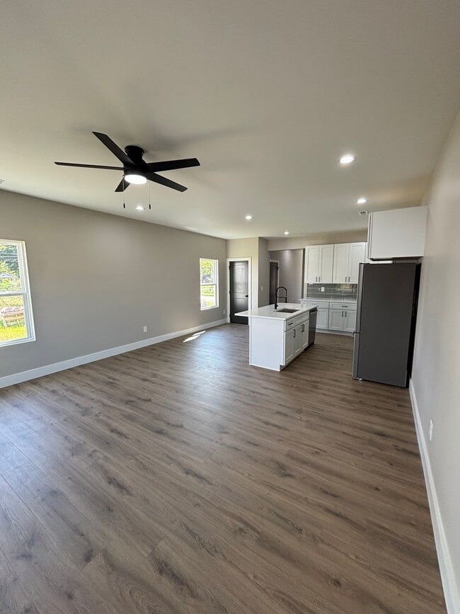 Building Photo - 3131 Linden Ave