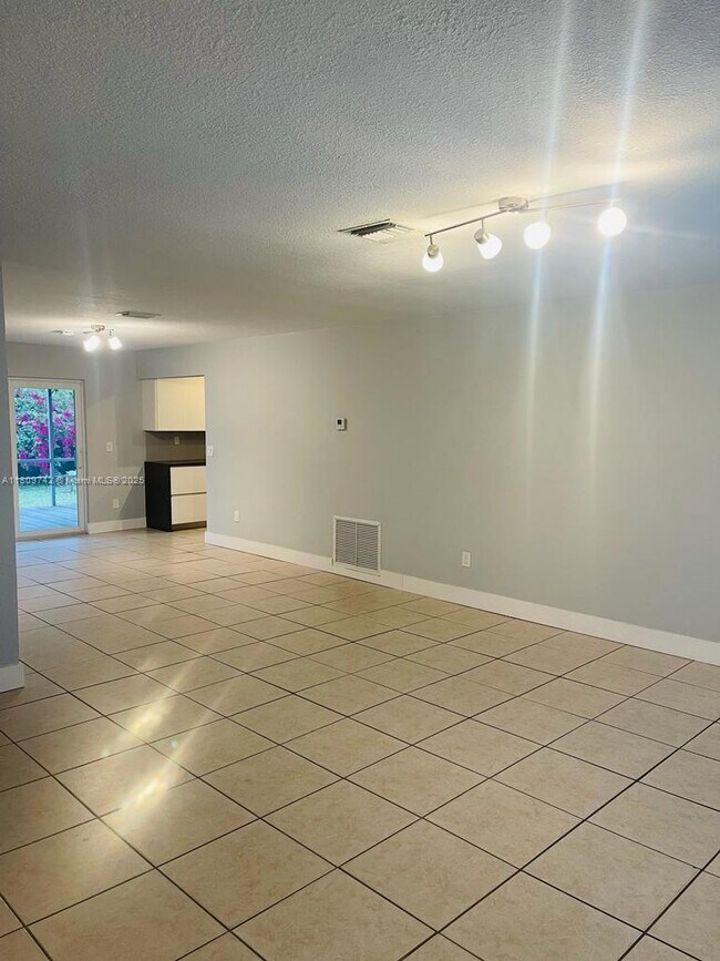 Building Photo - 3409 SW 64th Ave