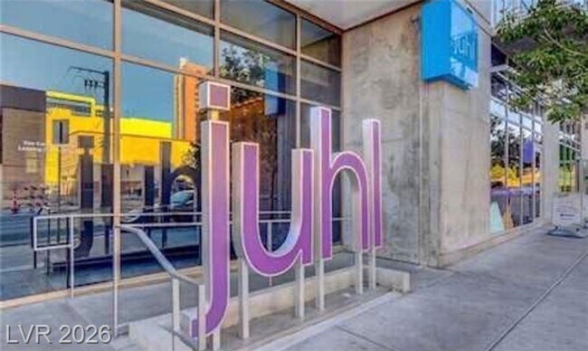 Building Photo - Gorgeous Views! Fully Furnished Modern loft-style