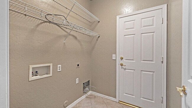 Building Photo - 14488 W Weldon Ave