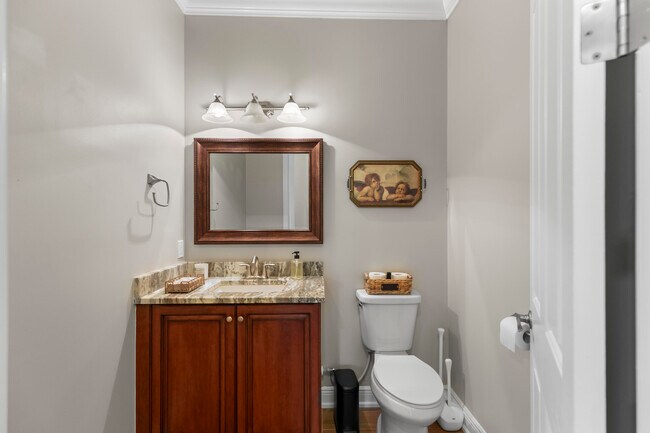 Building Photo - 1509 SW Mockingbird Cir