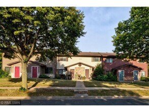 Building Photo - 1285 Bartosh Ln