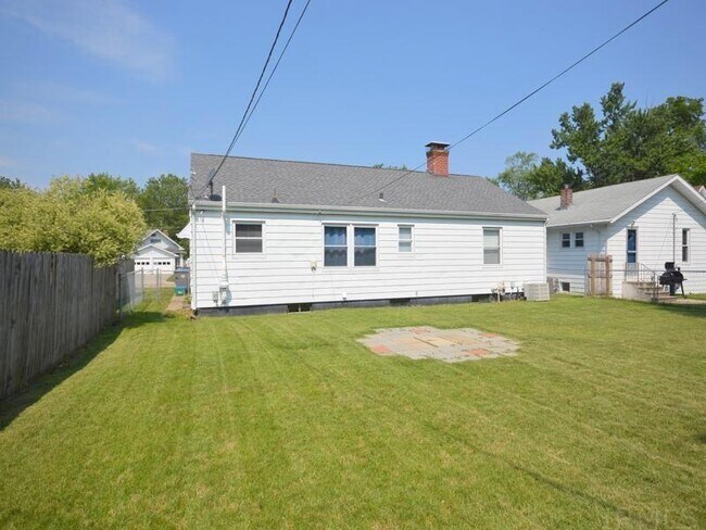 Building Photo - 238 Kenyon Ave