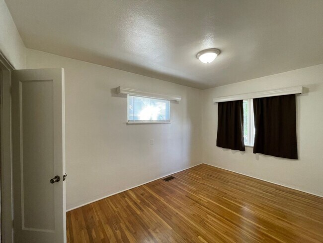 Building Photo - Shadle Area