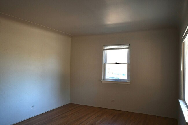 Building Photo - Central Park Home For Rent